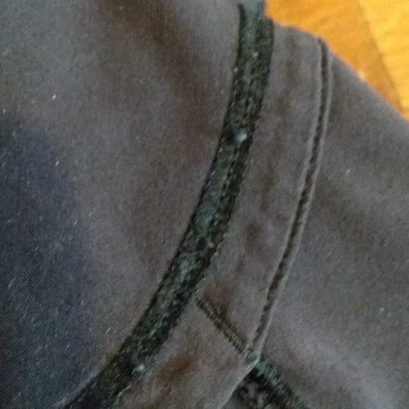 Black Lululemon Groovy Run Short - Picture 4 of 5